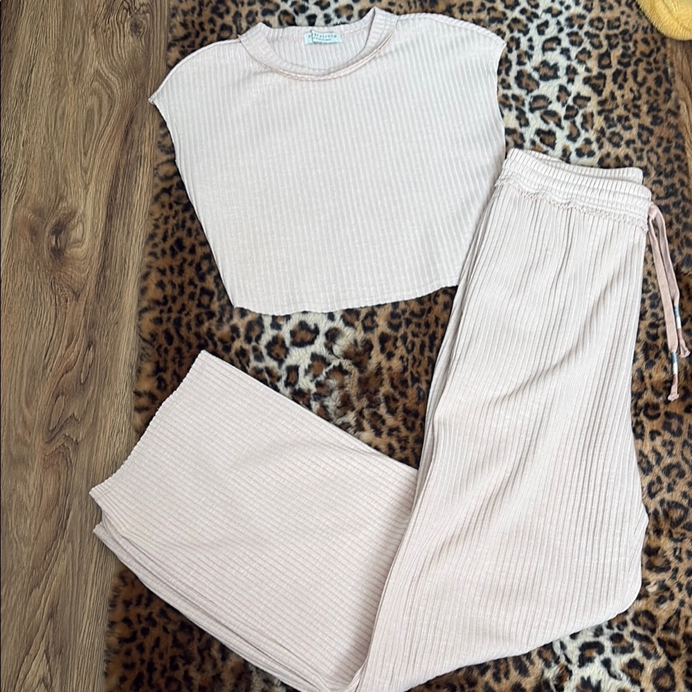2 piece casual top/ pant outfit SzM CUTE!